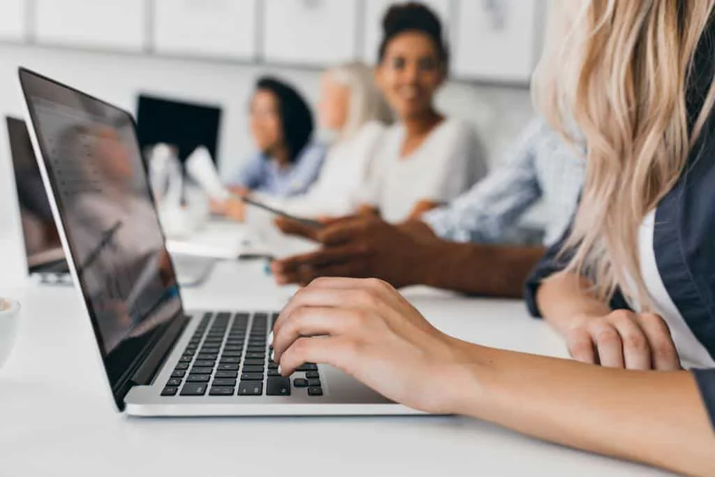 Word programında çalışacak eleman