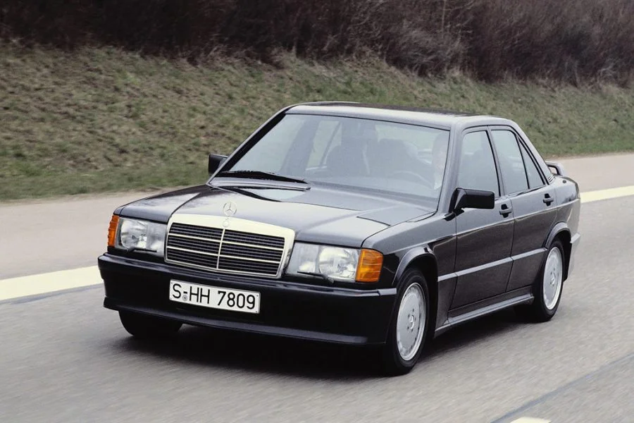 1993 model Mercedes 190 arıyorum.